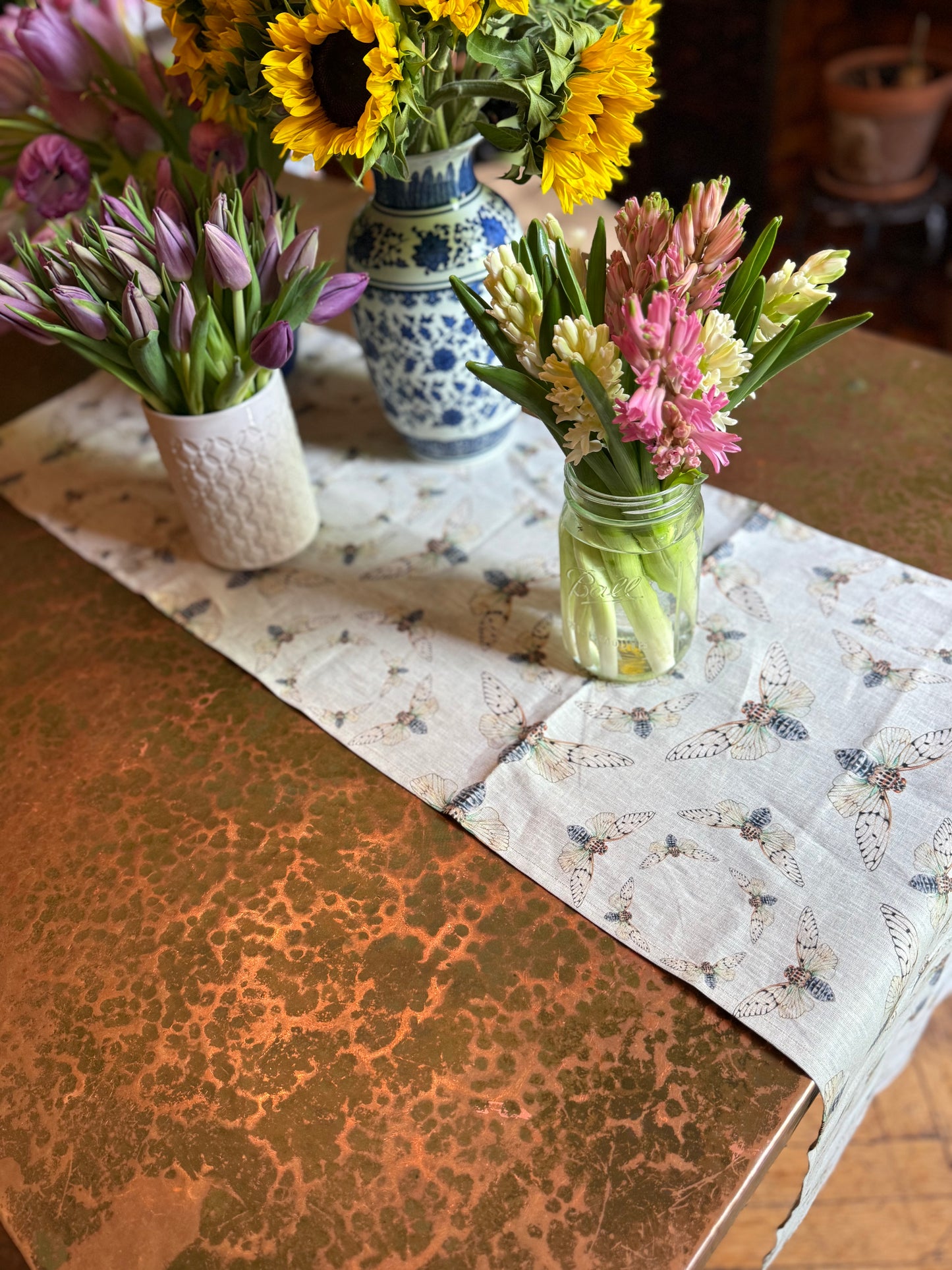 Ghost Cicada Linen Runner